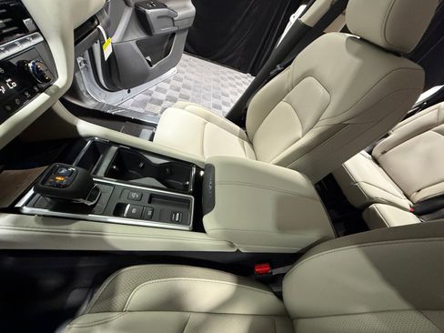 New 2026 Nissan Pathfinder SL image 15