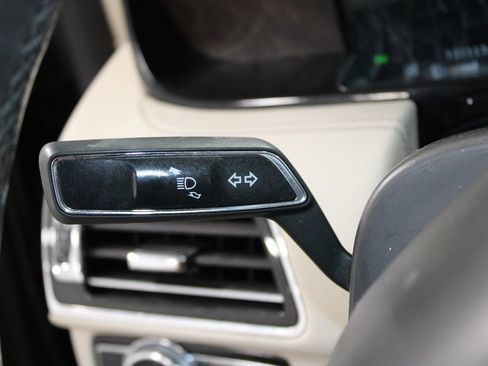 Used 2018 Lincoln Navigator Select RWD image 26