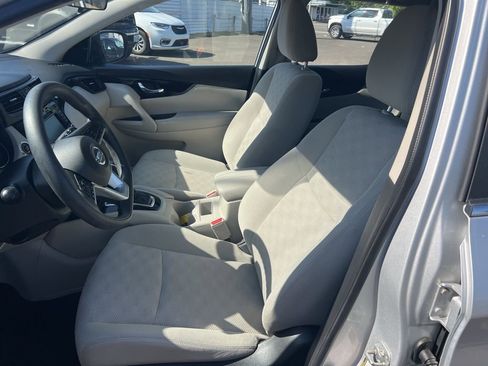 Used 2019 Nissan Rogue Sport SV FWD image 8