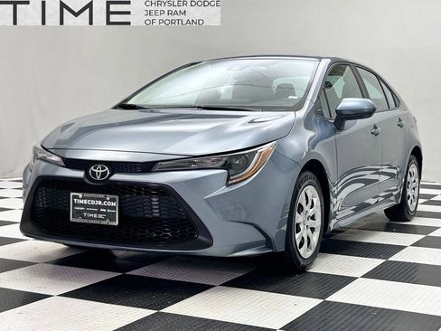 Used 2022 Toyota Corolla LE image 4