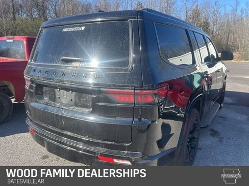 Used 2023 Jeep Wagoneer Series II image 4