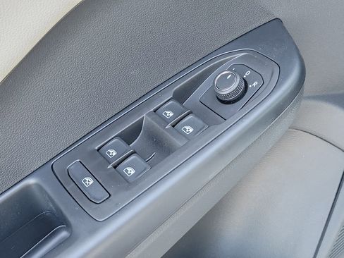 New 2026 Volkswagen Taos S FWD image 10