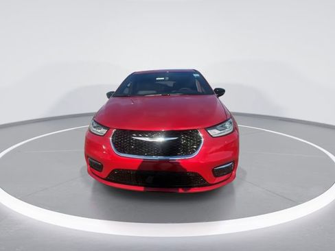 New 2026 Chrysler Pacifica Select image 3