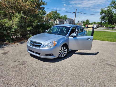 Used 2013 Subaru Legacy 2.5i Limited w/ Popular Pkg 2 AWD/4WD image 3