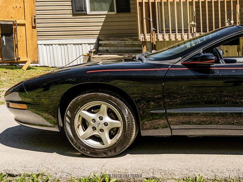 Used 1995 Pontiac Firebird Formula RWD image 4