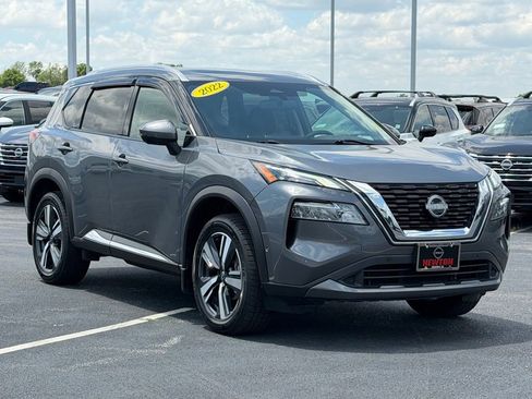 Used 2023 Nissan Rogue SL w/ SL Premium Package FWD image 2