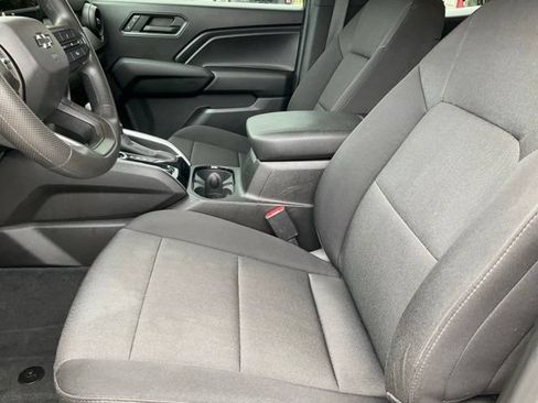 Used 2023 Chevrolet Colorado Trail Boss w/ Technology Package AWD/4WD image 5