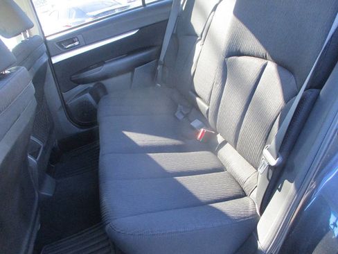 Used 2011 Subaru Outback 2.5i Premium image 7