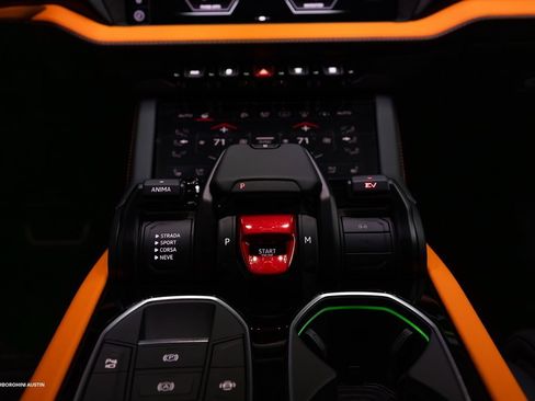 New 2025 Lamborghini Urus SE image 32