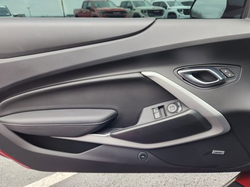 Used 2021 Chevrolet Camaro LT w/ Technology Package image 20