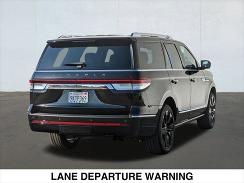 Used 2024 Lincoln Navigator Reserve image 5