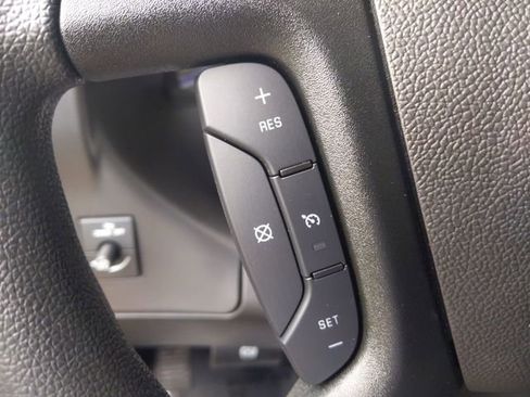 New 2025 GMC Savana 3500 RWD image 26