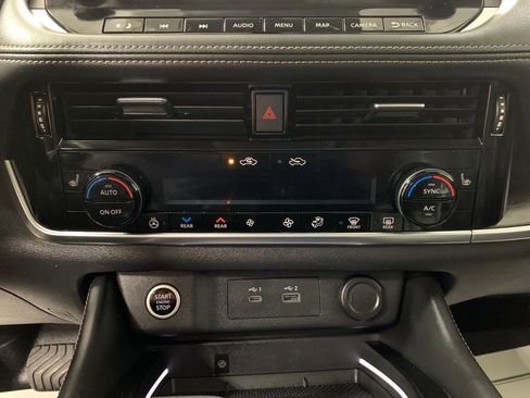 Used 2022 Nissan Rogue Platinum w/ Head-Up Display Package image 28