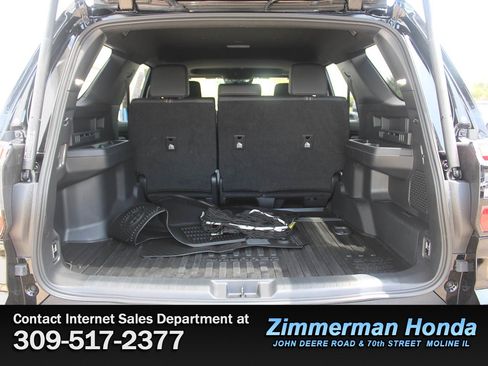 Used 2025 Toyota 4Runner Limited w/ Tow Technology Package AWD/4WD image 7