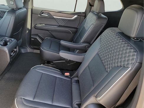 New 2026 GMC Acadia Denali w/ Super Cruise Package image 13