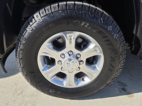 Used 2024 RAM 2500 Big Horn w/ Off Road Package image 9