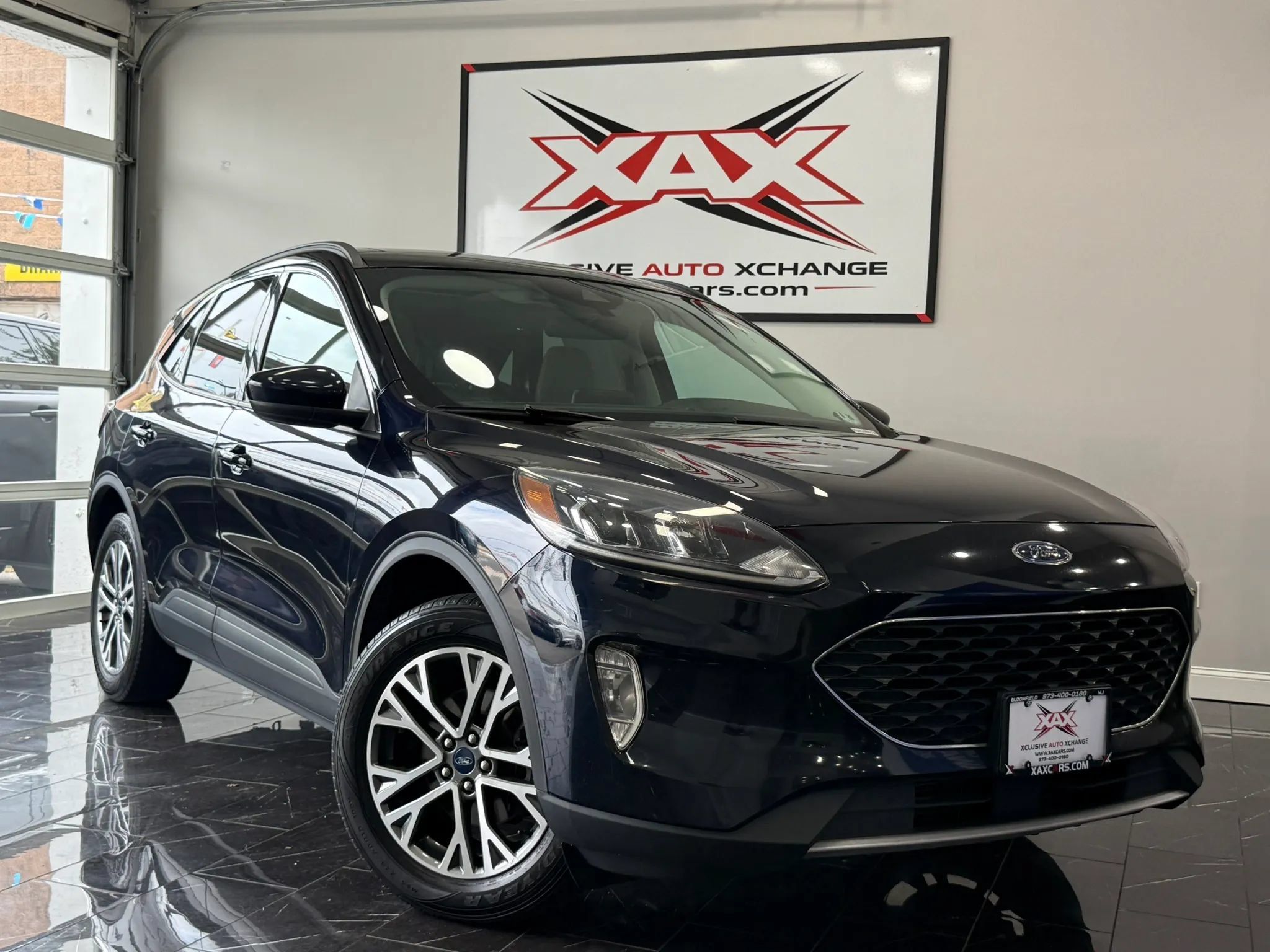 Used 2021 Ford Escape SEL w/ Class II Trailer Tow Package AWD/4WD image 1
