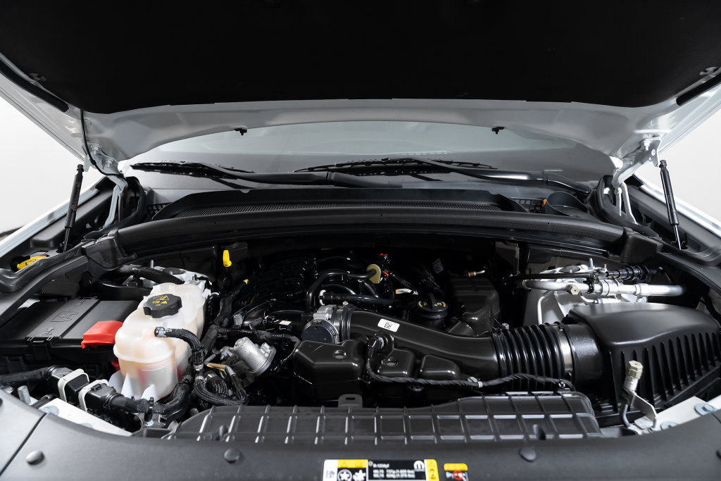 Used 2023 Jeep Grand Cherokee L Laredo RWD image 41