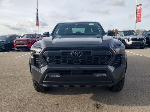 New 2025 Toyota Tacoma TRD Off-Road image 2