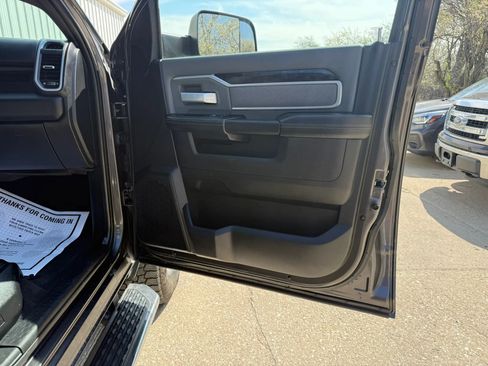 Used 2022 RAM 3500 Big Horn w/ Level A Equipment Group AWD/4WD image 8