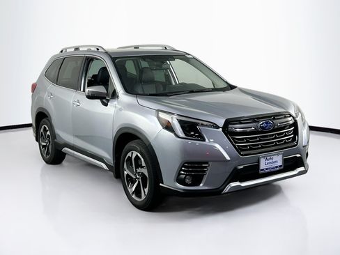 Used 2023 Subaru Forester Touring AWD/4WD image 3