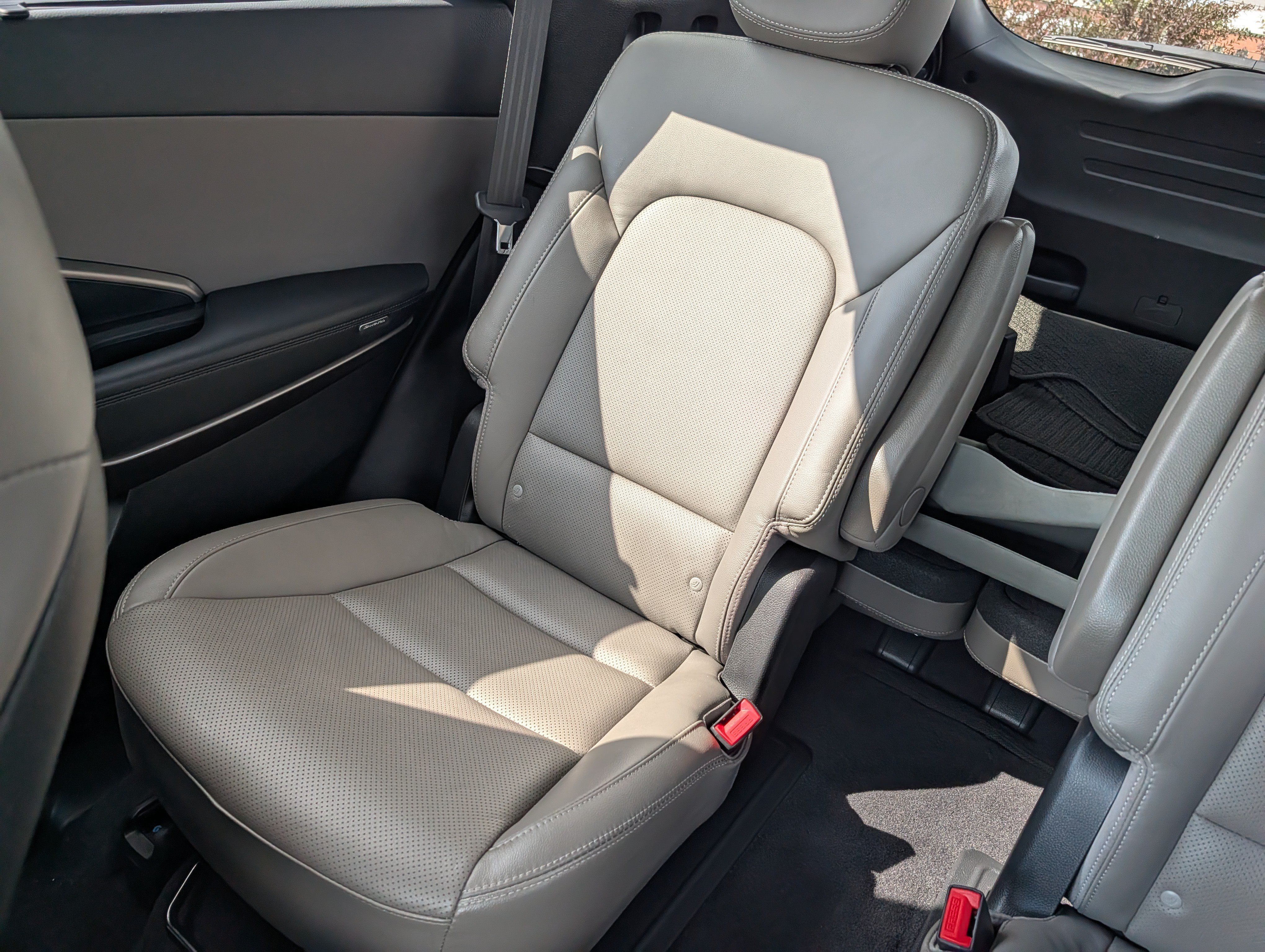 Used 2017 Hyundai Santa Fe Limited AWD/4WD image 12