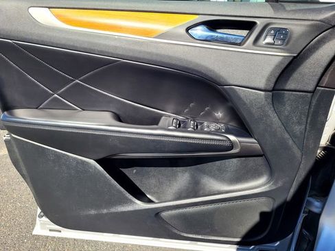 Used 2017 Lincoln MKC Select w/ Select Plus Package image 15