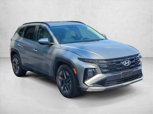 Used 2025 Hyundai Tucson SEL FWD image 3