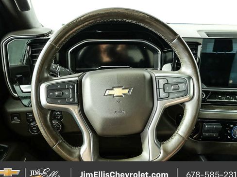 Used 2022 Chevrolet Silverado 1500 LTZ w/ Z71 Off-Road Package AWD/4WD image 9