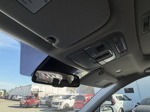 Certified 2024 Kia Telluride EX w/ EX Captain's Chair Package FWD image 33