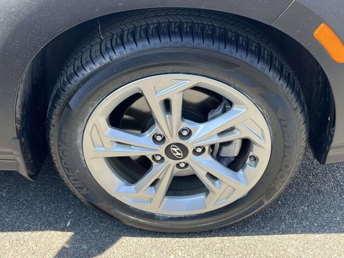 Certified 2023 Hyundai Kona SEL AWD/4WD image 8