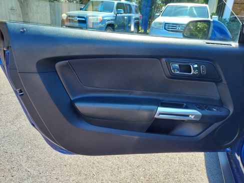 Used 2015 Ford Mustang Convertible w/ Equipment Group 051A image 10