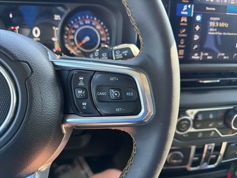 Used 2024 Jeep Wrangler Unlimited Sahara AWD/4WD image 22