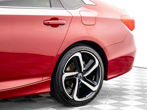Used 2018 Honda Accord Sport image 32