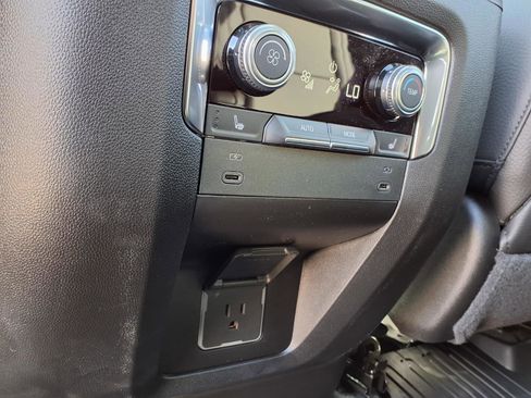 New 2026 GMC Yukon Denali w/ Sun & Power Step Package image 18