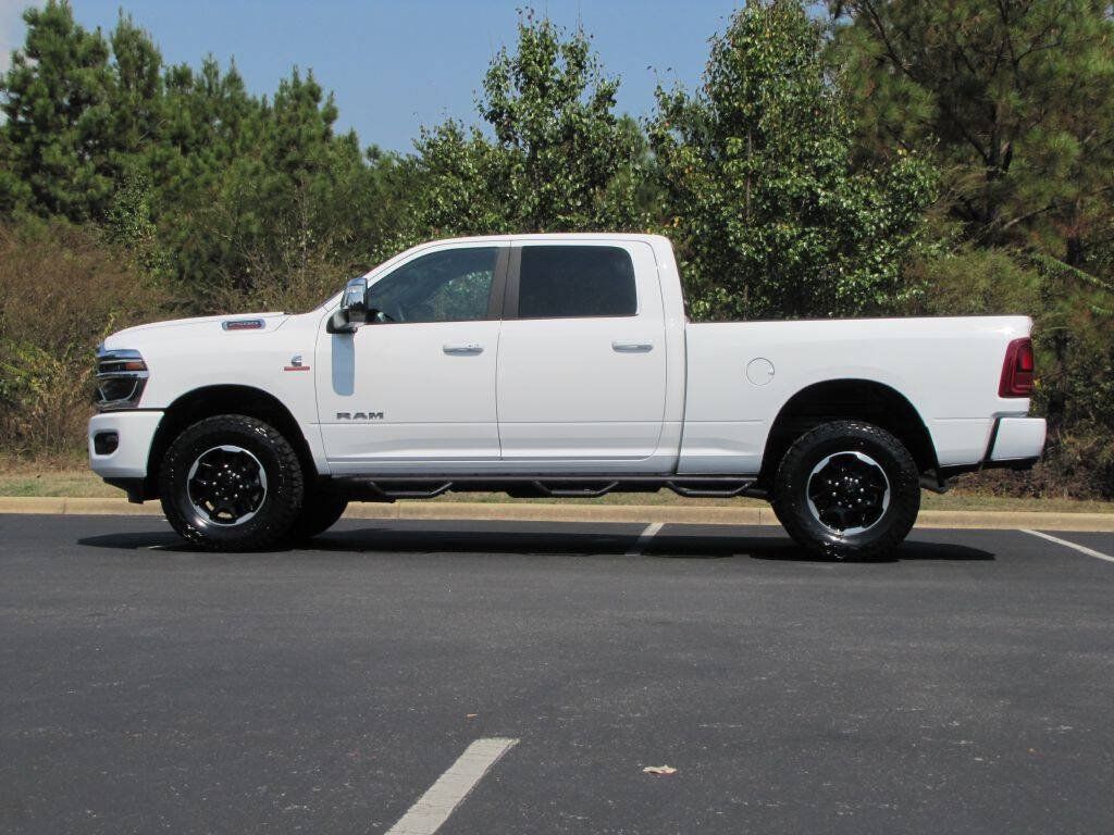 Used 2026 RAM 2500 Laramie AWD/4WD image 5
