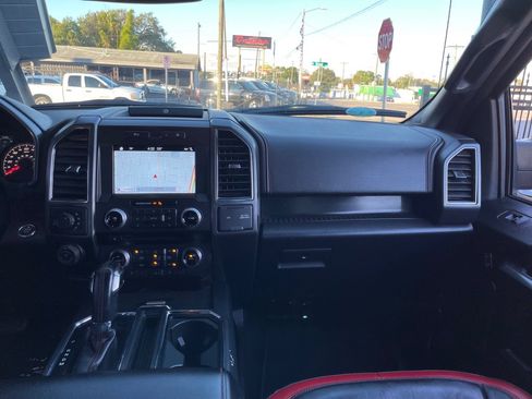 Used 2018 Ford F150 Lariat w/ Equipment Group 502A Luxury AWD/4WD image 32