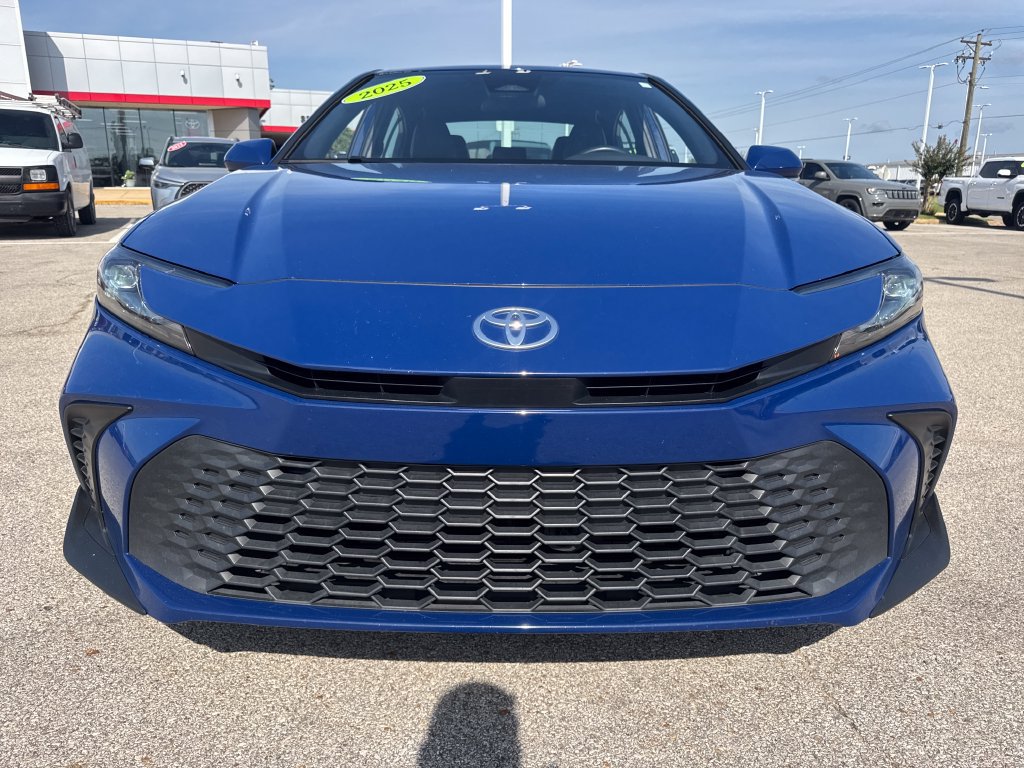 Used 2025 Toyota Camry SE FWD image 10