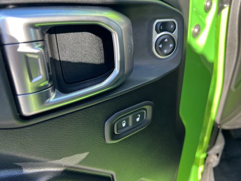 Used 2019 Jeep Wrangler Unlimited Sport S image 15