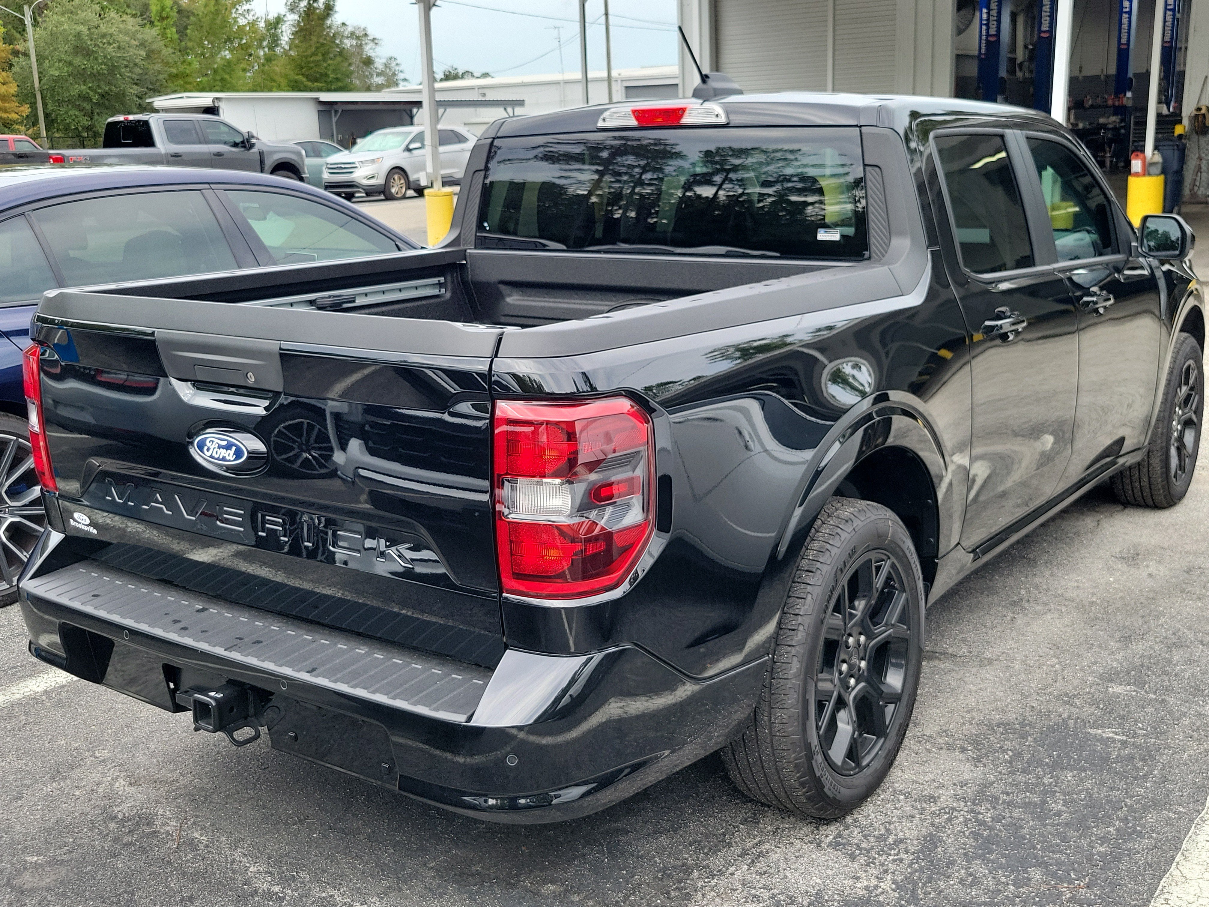 Used 2026 Ford Maverick Lobo AWD/4WD image 2