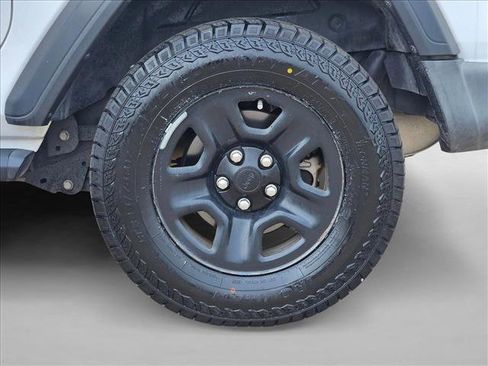 Used 2021 Jeep Wrangler Sport image 23
