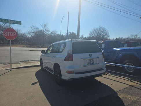 Used 2020 Lexus GX 460 Luxury w/ Luxury Sport Package image 4