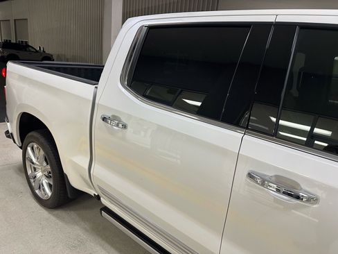 Used 2025 Chevrolet Silverado 1500 High Country w/ High Country Premium Package image 11