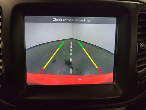 Used 2018 Jeep Compass Trailhawk w/ Cold Weather Group image 21