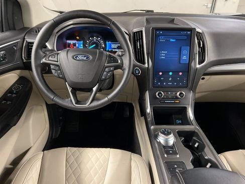 Used 2024 Ford Edge Titanium AWD/4WD image 8