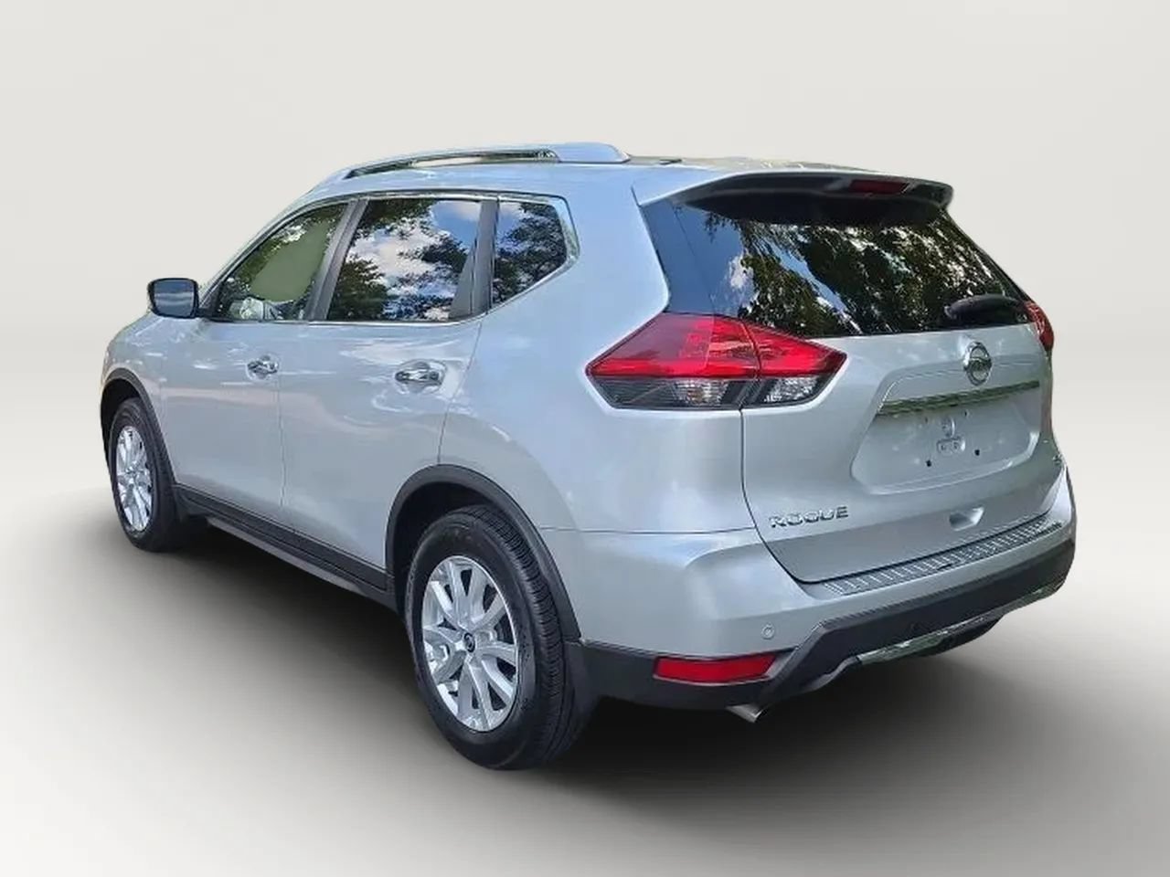 Used 2020 Nissan Rogue SV FWD image 6