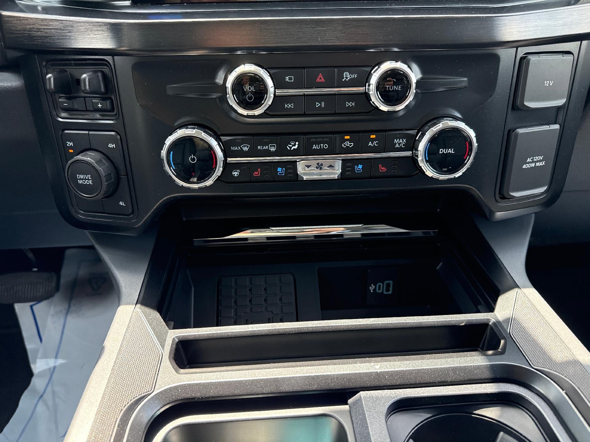 New 2026 Ford F350 Lariat w/ Lariat Premium Package AWD/4WD image 20