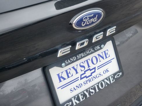 Used 2024 Ford Edge SEL image 11