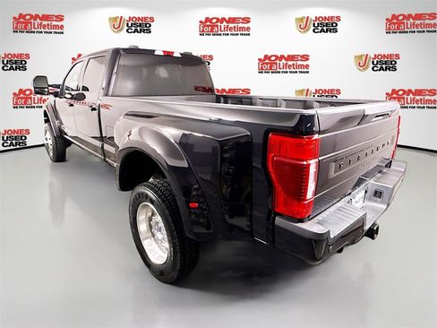 Used 2022 Ford F450 Platinum w/ FX4 Off-Road Package image 2