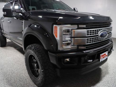 Used 2019 Ford F250 Platinum w/ Platinum Ultimate Package image 5